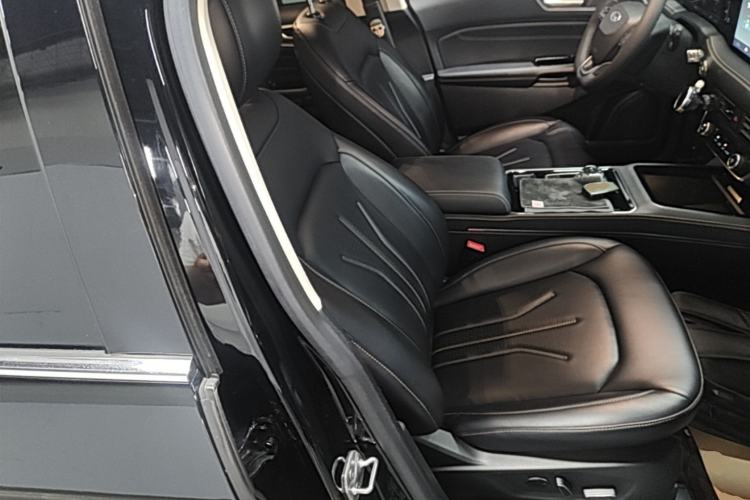 Used Ford Edge 2022 PLUS EcoBoost 245 Four-Wheel Drive Platinum Edition 7-Seater Right Front Seat