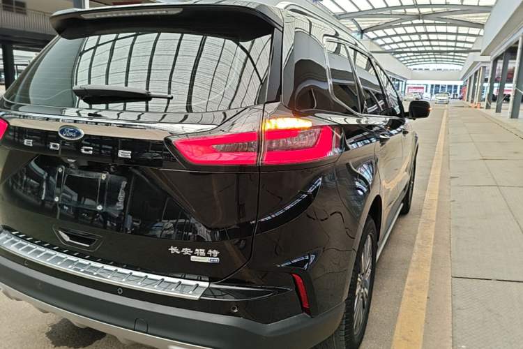 Used Ford Edge 2022 PLUS EcoBoost 245 Four-Wheel Drive Platinum Edition 7-Seater Right Rear Taillight