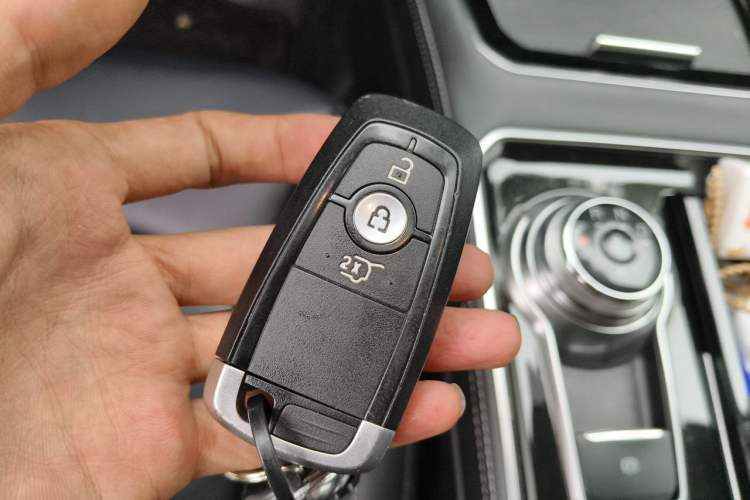 Used Ford Edge 2022 PLUS EcoBoost 245 Four-Wheel Drive Platinum Edition 7-Seater Vehicle Key