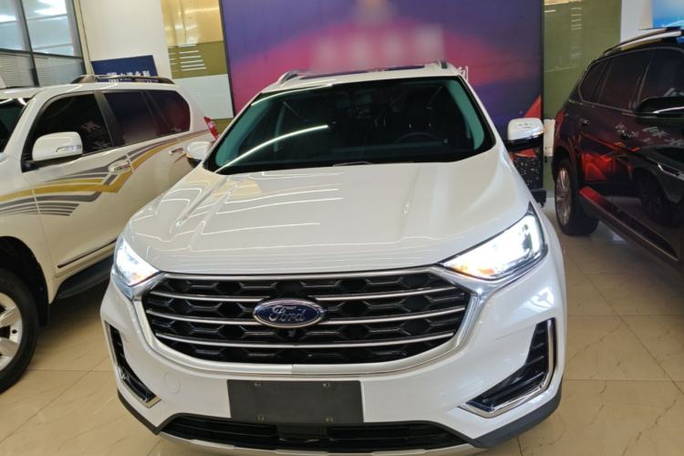 Used Ford Edge 2022 PLUS EcoBoost 245 Four-Wheel Drive Platinum Edition 7-Seater Front