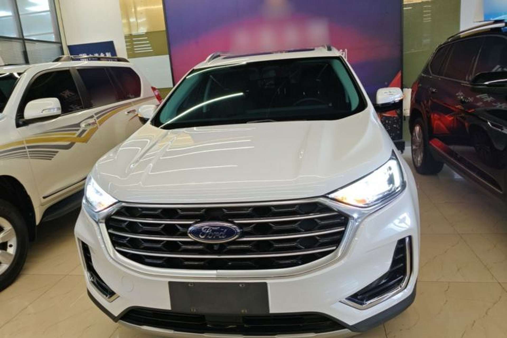Used Ford Edge 2022 PLUS EcoBoost 245 Four-Wheel Drive Platinum Edition 7-Seater Front