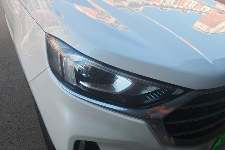 Used Ford Edge 2022 PLUS EcoBoost 245 Four-Wheel Drive Platinum Edition 7-Seater Right Front Headlight