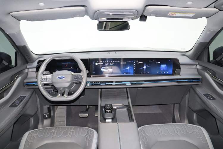 Used Ford Edge 2023 Ford Explorer L 2.0T EcoBoost E-Hybrid Two-Wheel Drive 7-Seater Luxury Model Audio And AC Panel
