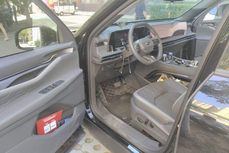 Used Ford Edge 2023 Ford Explorer L 2.0T EcoBoost Two-Wheel Drive 7-Seater Luxury Model Driver Seat