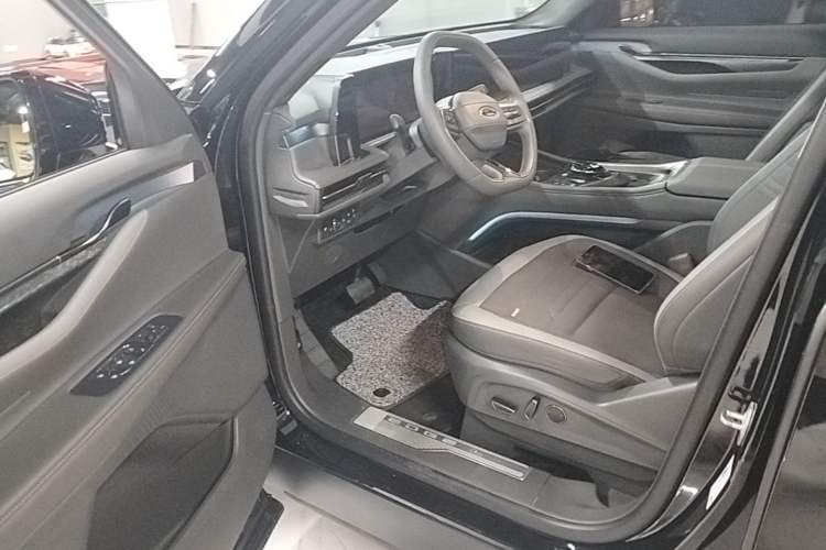 Used Ford Edge 2023 Ford Explorer L 2.0T EcoBoost Four-Wheel Drive 7-Seater Supreme Model Driver Seat