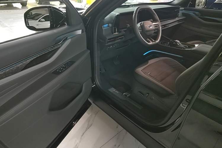 Used Ford Edge 2023 Ford Explorer L 2.0T EcoBoost Four-Wheel Drive 7-Seater Supreme Model Driver Seat