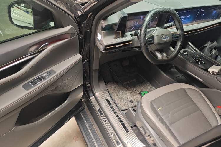 Used Ford Edge 2023 Ford Explorer L 2.0T EcoBoost Four-Wheel Drive 7-Seater Supreme Model Driver Seat