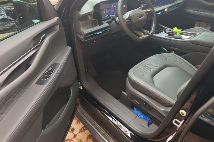 Used Ford Edge 2023 Ford Explorer L 2.0T EcoBoost Two-Wheel Drive 7-Seater Luxury Model Driver Seat