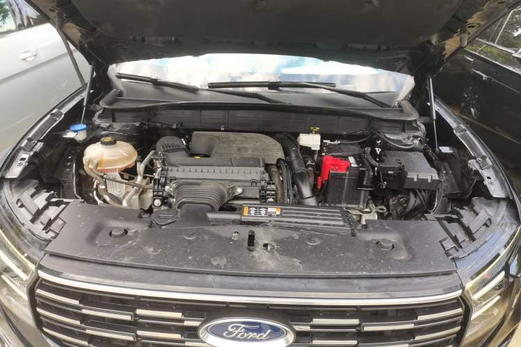 Used Ford Edge 2023 Ford Explorer L 2.0T EcoBoost Two-Wheel Drive 7-Seater Luxury Model Engine Bay
