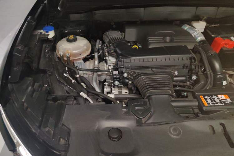 Used Ford Edge 2023 Ford Explorer L 2.0T EcoBoost Four-Wheel Drive 7-Seater Supreme Model Engine Bay Right