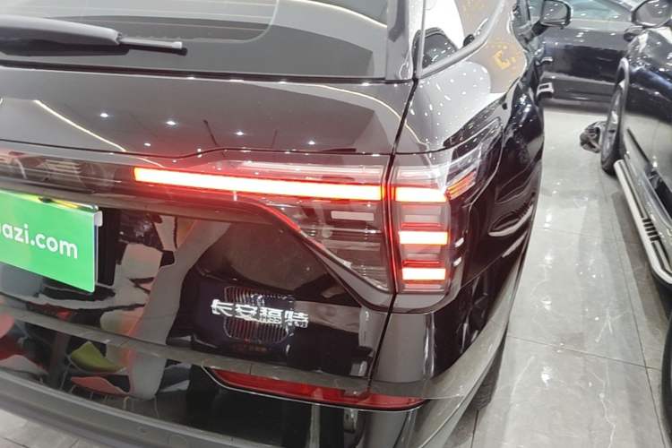 Used Ford Edge 2023 Ford Explorer L 2.0T EcoBoost Two-Wheel Drive 7-Seater Luxury Model Exterior 3