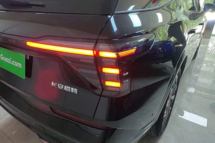 Used Ford Edge 2023 Ford Explorer L 2.0T EcoBoost Four-Wheel Drive 7-Seater Supreme Model Exterior 3