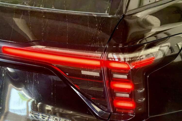 Used Ford Edge 2023 Edge L 2.0T EcoBoost E-Hybrid Four-Wheel Drive Seven-Seat Supreme Model Exterior 7