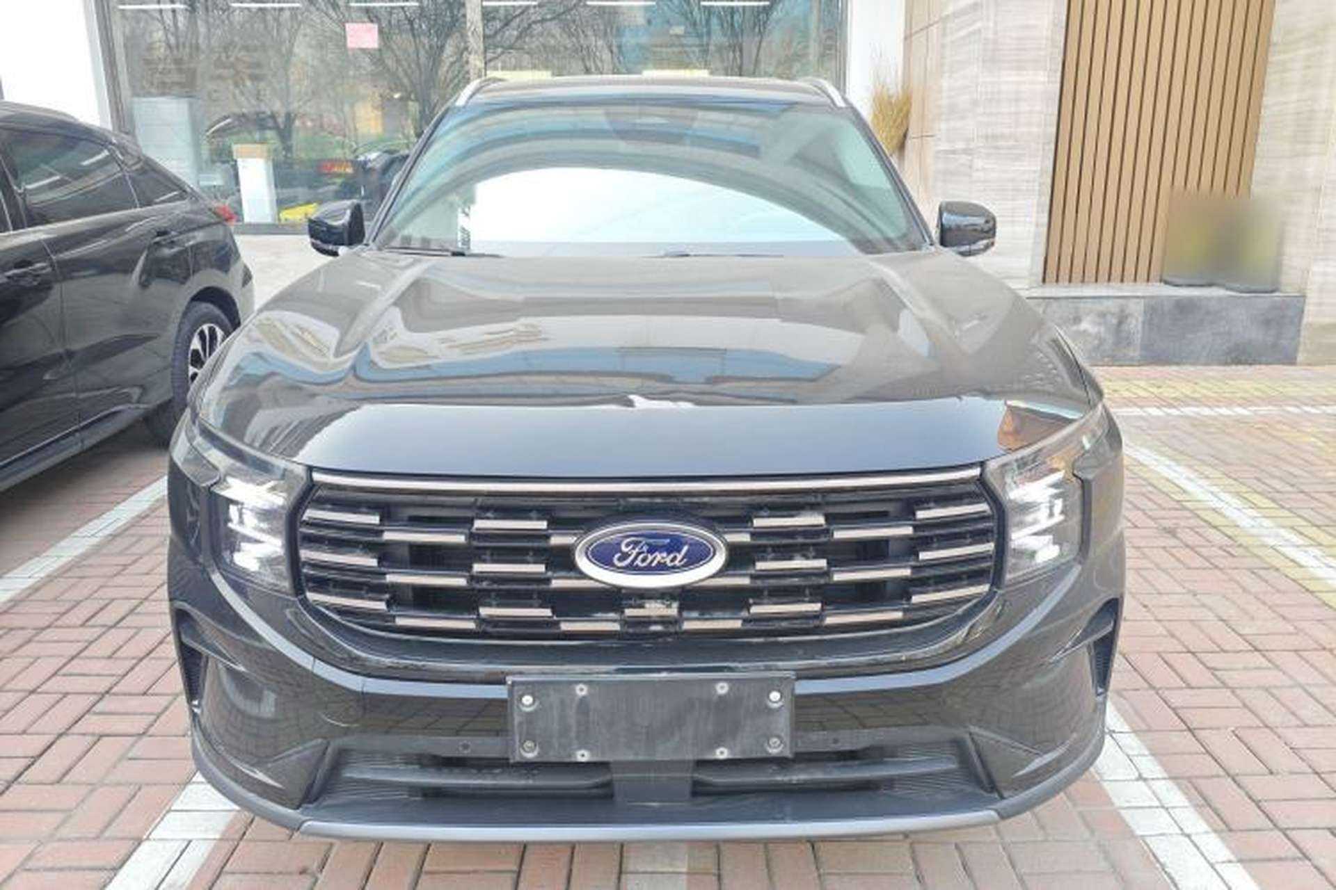 Used Ford Edge 2023 Ford Explorer L 2.0T EcoBoost Two-Wheel Drive 7-Seater Luxury Model Front