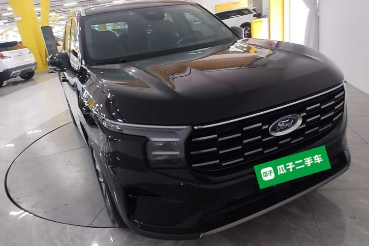 Used Ford Edge 2023 Ford Explorer L 2.0T EcoBoost E-Hybrid Two-Wheel Drive 7-Seater Luxury Model Front Right 45 Deg