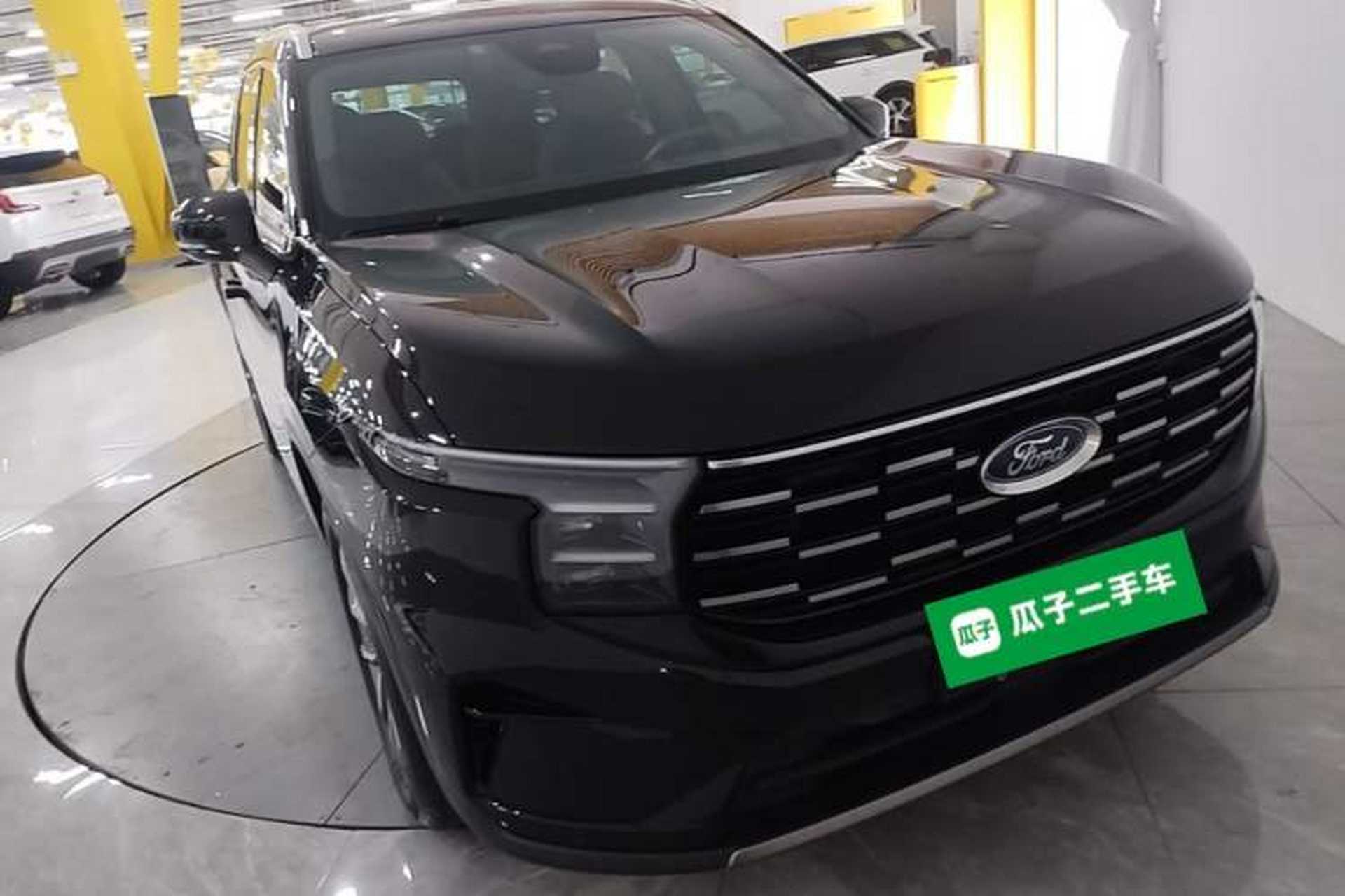 Used Ford Edge 2023 Ford Explorer L 2.0T EcoBoost E-Hybrid Two-Wheel Drive 7-Seater Luxury Model Front Right 45 Deg
