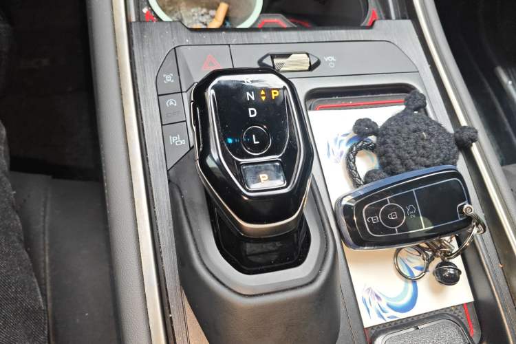 Used Ford Edge 2023 Ford Explorer L 2.0T EcoBoost Four-Wheel Drive 7-Seater Supreme Model Gear Lever