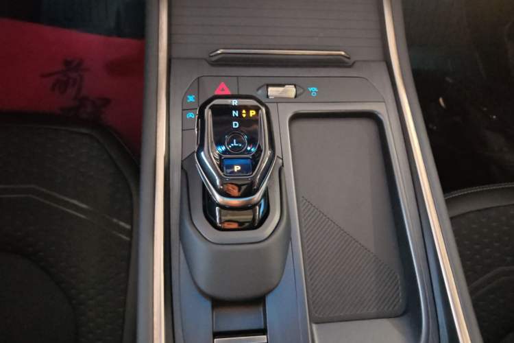 Used Ford Edge 2023 Ford Explorer L 2.0T EcoBoost Two-Wheel Drive 5-Seater Fashion Edition Gear Lever