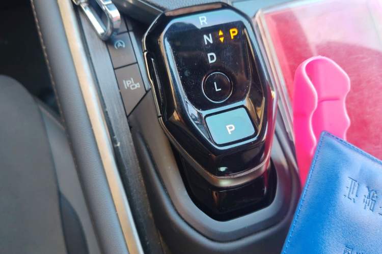 Used Ford Edge 2023 Ford Explorer L 2.0T EcoBoost Four-Wheel Drive 7-Seater Supreme Model Gear Lever