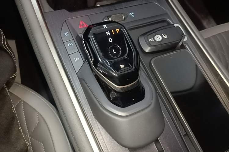 Used Ford Edge 2023 Ford Explorer L 2.0T EcoBoost Two-Wheel Drive 7-Seater Luxury Model Gear Lever