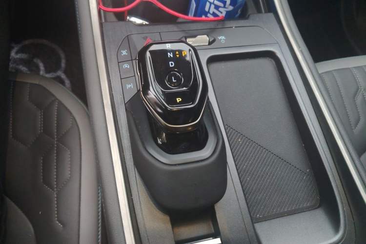 Used Ford Edge 2023 Ford Explorer L 2.0T EcoBoost Two-Wheel Drive 7-Seater Luxury Model Gear Lever