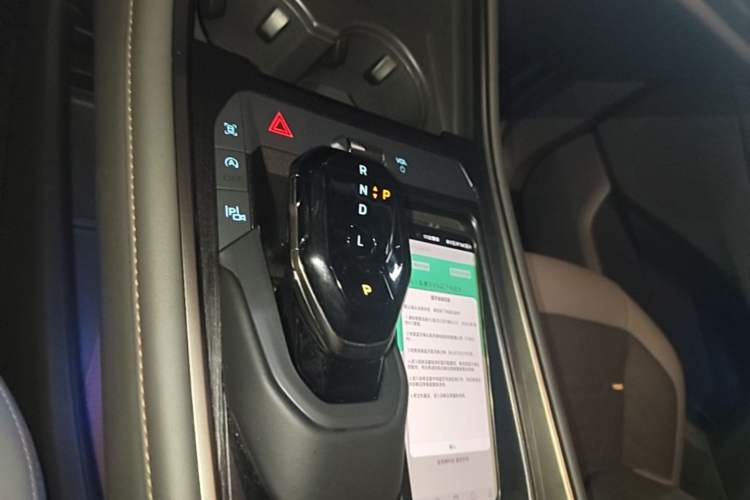 Used Ford Edge 2023 Ford Explorer L 2.0T EcoBoost Four-Wheel Drive 7-Seater Supreme Model Gear Lever