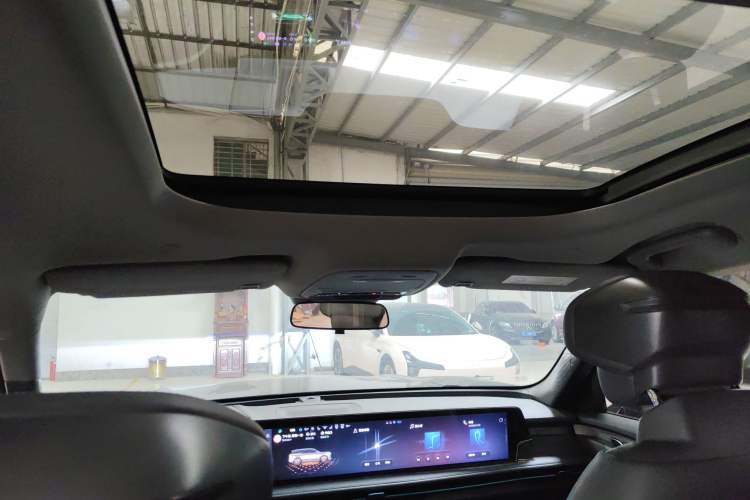 Used Ford Edge 2023 Ford Explorer L 2.0T EcoBoost Two-Wheel Drive 7-Seater Luxury Model Headliner