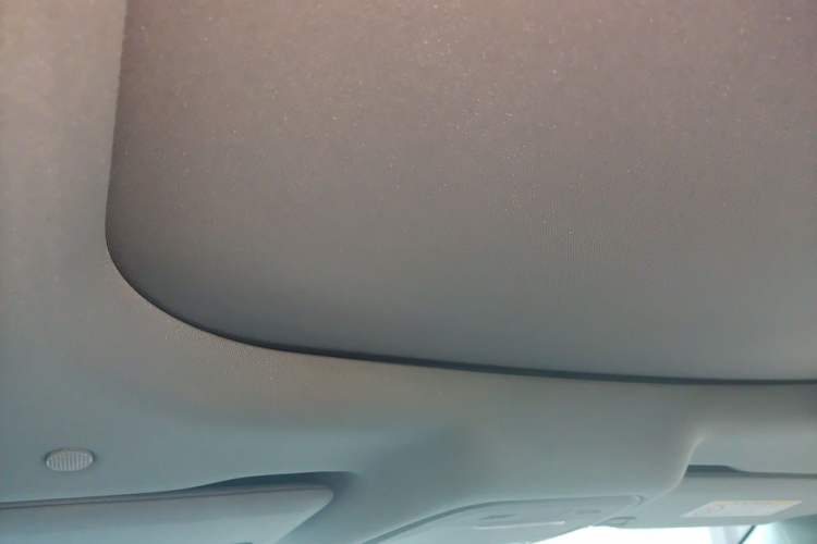 Used Ford Edge 2023 Ford Explorer L 2.0T EcoBoost E-Hybrid Two-Wheel Drive 7-Seater Fashion Edition Headliner