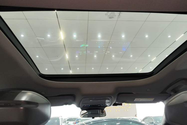 Used Ford Edge 2023 Ford Explorer L 2.0T EcoBoost Two-Wheel Drive 7-Seater Luxury Model Headliner