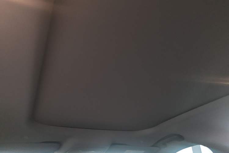 Used Ford Edge 2023 Ford Explorer L 2.0T EcoBoost Two-Wheel Drive 7-Seater Luxury Model Headliner