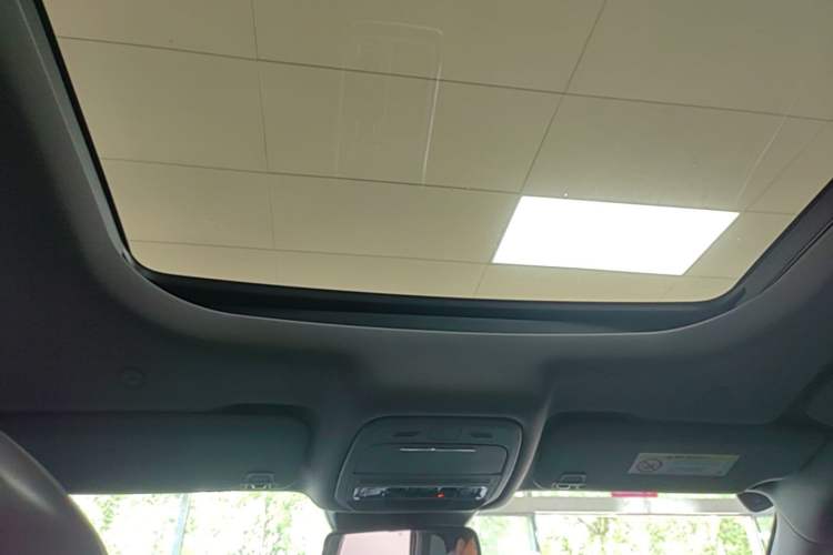 Used Ford Edge 2023 Ford Explorer L 2.0T EcoBoost Four-Wheel Drive 7-Seater Supreme Model Headliner