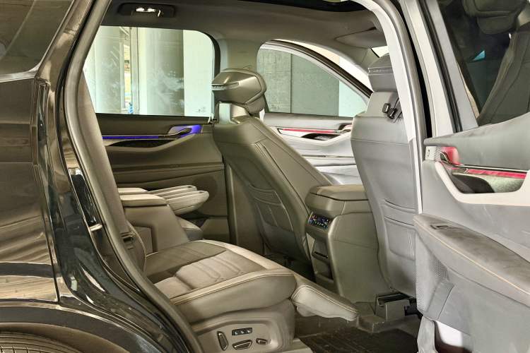 Used Ford Edge 2023 Edge L 2.0T EcoBoost E-Hybrid Four-Wheel Drive Seven-Seat Supreme Model Interior 10