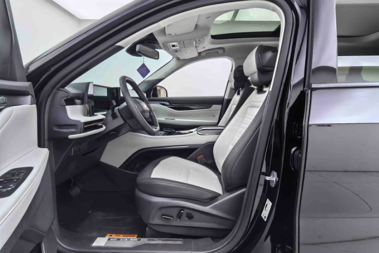 Used Ford Edge 2023 Ford Explorer L 2.0T EcoBoost Four-Wheel Drive 7-Seater Supreme Model Interior 11