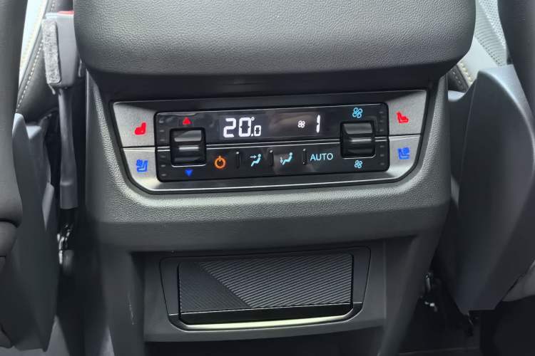 Used Ford Edge 2023 Ford Explorer L 2.0T EcoBoost Four-Wheel Drive 7-Seater Supreme Model Interior 12