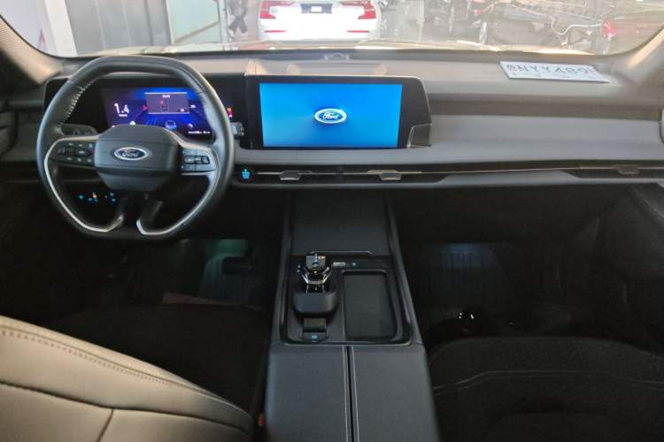 Used Ford Edge 2023 Ford Explorer L 2.0T EcoBoost Two-Wheel Drive 5-Seater Fashion Edition Interior 2