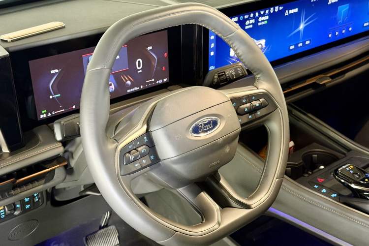 Used Ford Edge 2023 Edge L 2.0T EcoBoost E-Hybrid Four-Wheel Drive Seven-Seat Supreme Model Interior 3