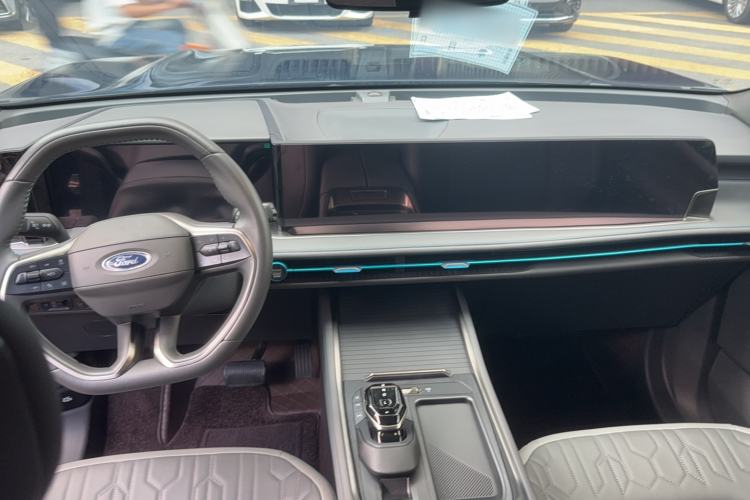 Used Ford Edge 2023 Ford Explorer L 2.0T EcoBoost Two-Wheel Drive 7-Seater Luxury Model Interior 3
