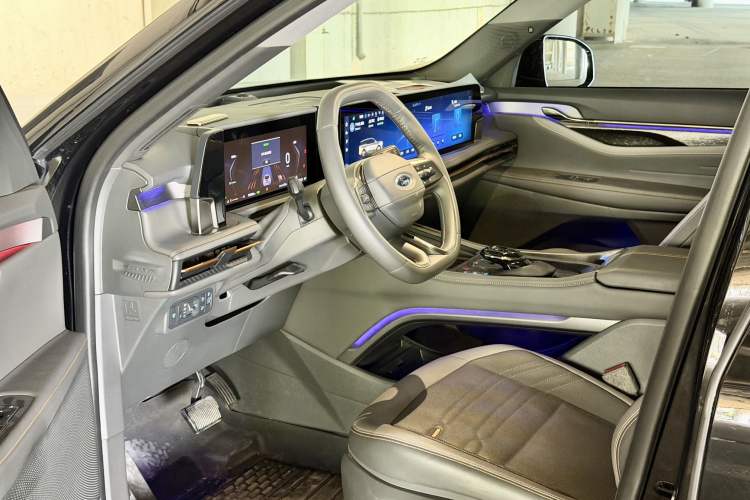 Used Ford Edge 2023 Edge L 2.0T EcoBoost E-Hybrid Four-Wheel Drive Seven-Seat Supreme Model Interior 4