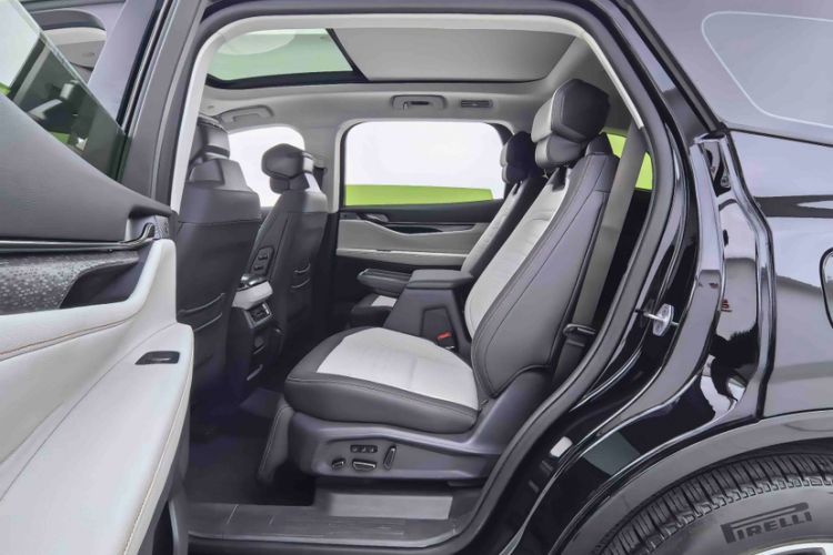 Used Ford Edge 2023 Ford Explorer L 2.0T EcoBoost Four-Wheel Drive 7-Seater Supreme Model Interior 5