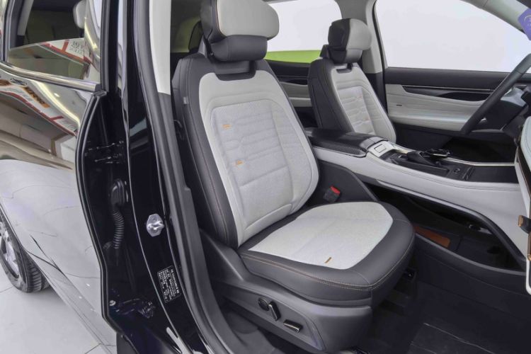Used Ford Edge 2023 Ford Explorer L 2.0T EcoBoost Four-Wheel Drive 7-Seater Supreme Model Interior 7