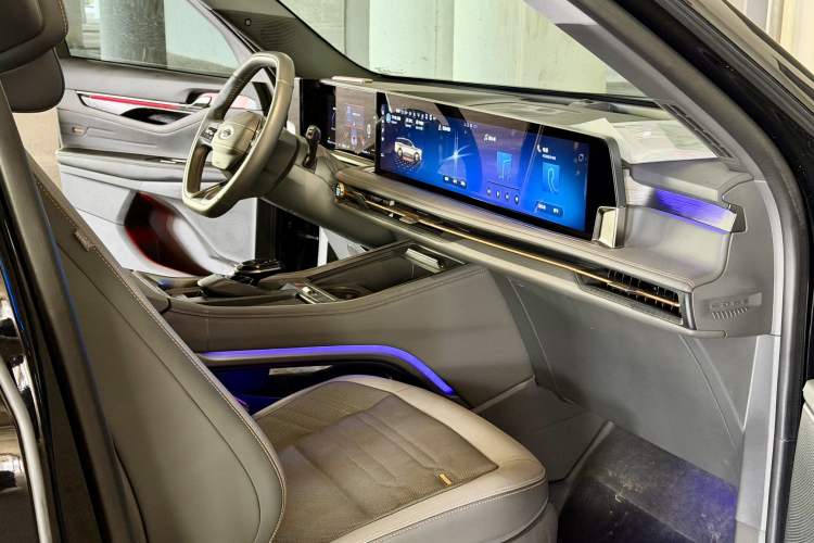 Used Ford Edge 2023 Edge L 2.0T EcoBoost E-Hybrid Four-Wheel Drive Seven-Seat Supreme Model Interior 8