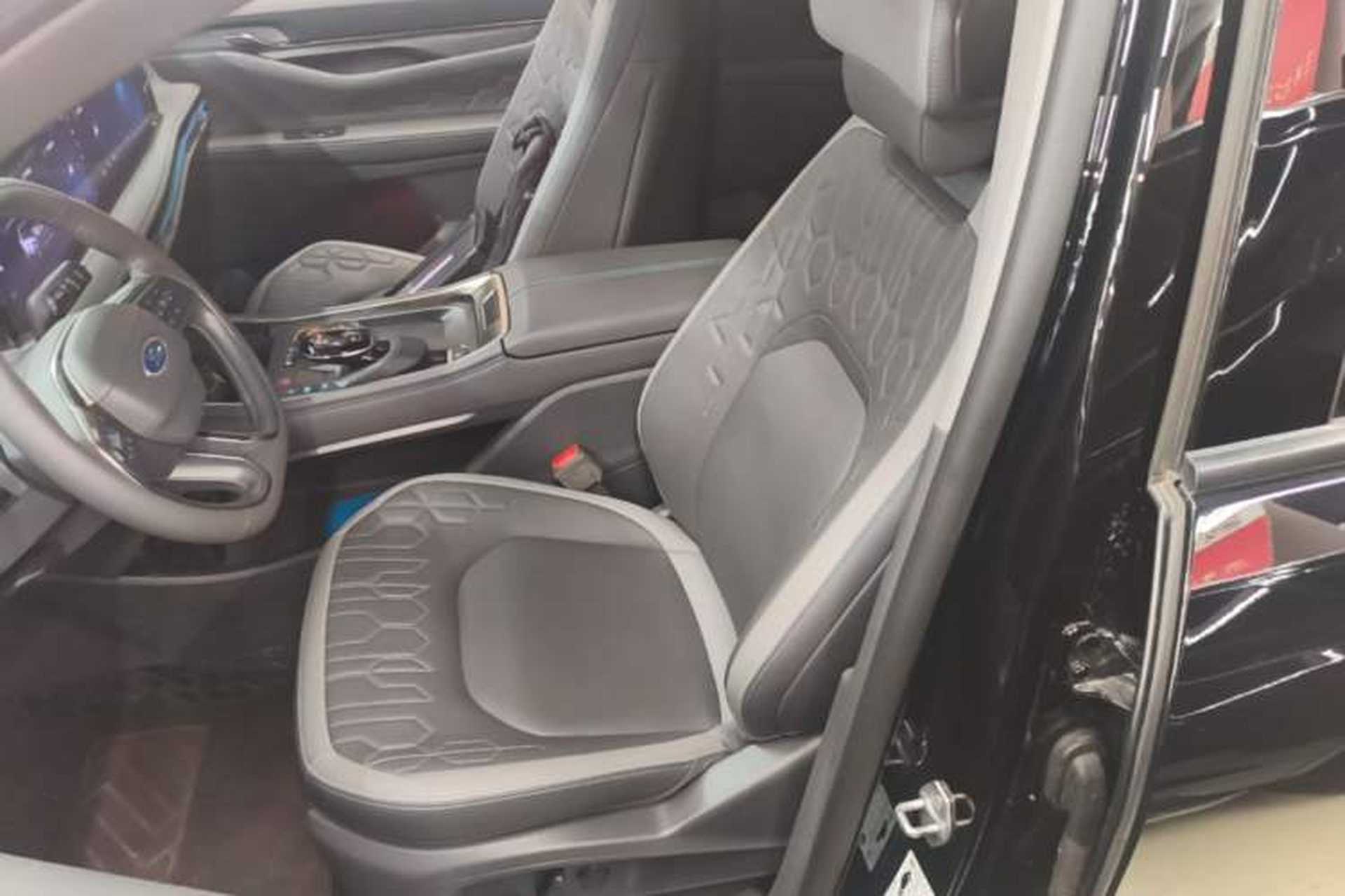 Used Ford Edge 2023 Ford Explorer L 2.0T EcoBoost E-Hybrid Two-Wheel Drive 7-Seater Luxury Model Left Front Seat