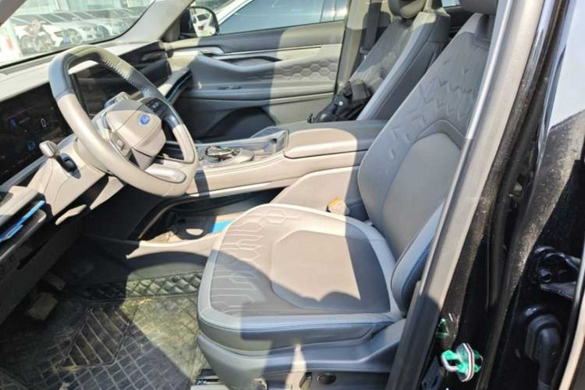 Used Ford Edge 2023 Ford Explorer L 2.0T EcoBoost E-Hybrid Two-Wheel Drive 7-Seater Luxury Model Left Front Seat