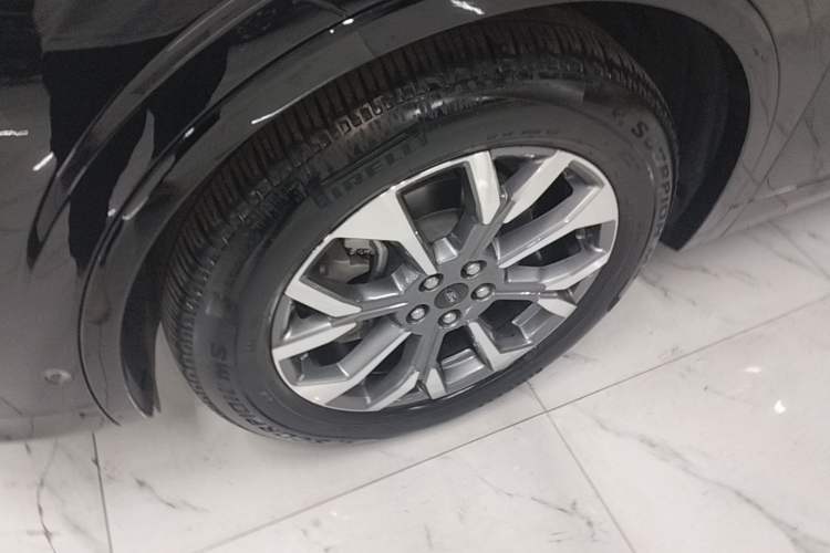 Used Ford Edge 2023 Ford Explorer L 2.0T EcoBoost Four-Wheel Drive 7-Seater Supreme Model Left Front Wheel Hub
