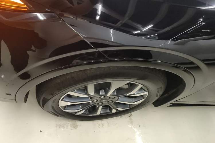 Used Ford Edge 2023 Edge L 2.0T EcoBoost E-Hybrid Four-Wheel Drive Seven-Seat Supreme Model Left Front Wheel Hub