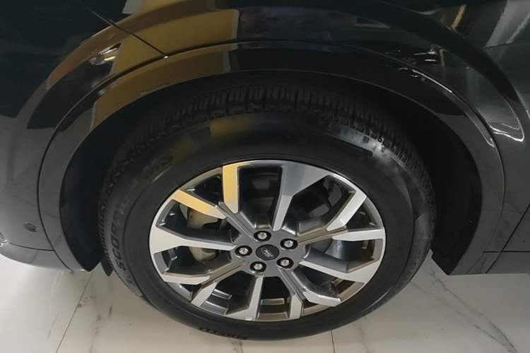 Used Ford Edge 2023 Ford Explorer L 2.0T EcoBoost Four-Wheel Drive 7-Seater Supreme Model Left Front Wheel Hub