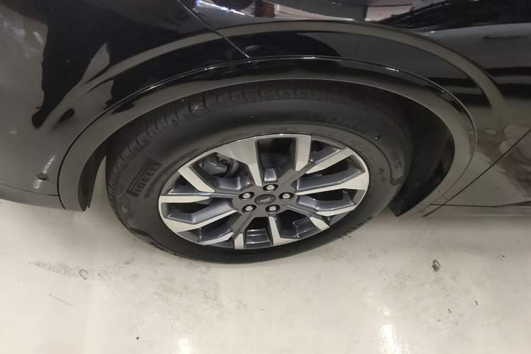 Used Ford Edge 2023 Edge L 2.0T EcoBoost E-Hybrid Four-Wheel Drive Seven-Seat Supreme Model Left Front Wheel Hub