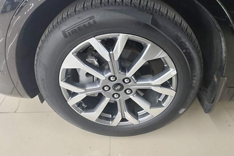 Used Ford Edge 2023 Ford Explorer L 2.0T EcoBoost Four-Wheel Drive 7-Seater Supreme Model Left Front Wheel Hub