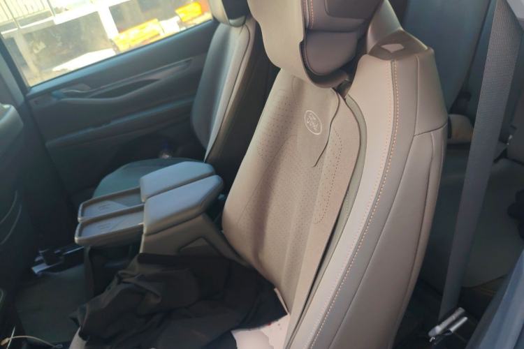 Used Ford Edge 2023 Ford Explorer L 2.0T EcoBoost Four-Wheel Drive 7-Seater Supreme Model Left Rear Seat