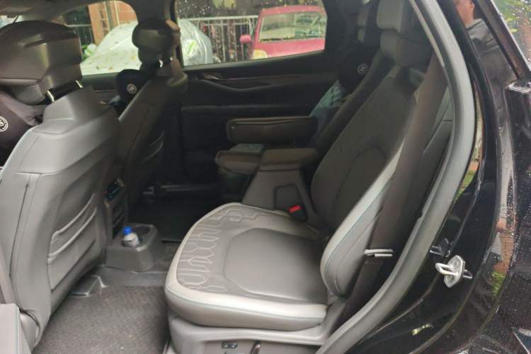 Used Ford Edge 2023 Ford Explorer L 2.0T EcoBoost Two-Wheel Drive 7-Seater Luxury Model Left Rear Seat